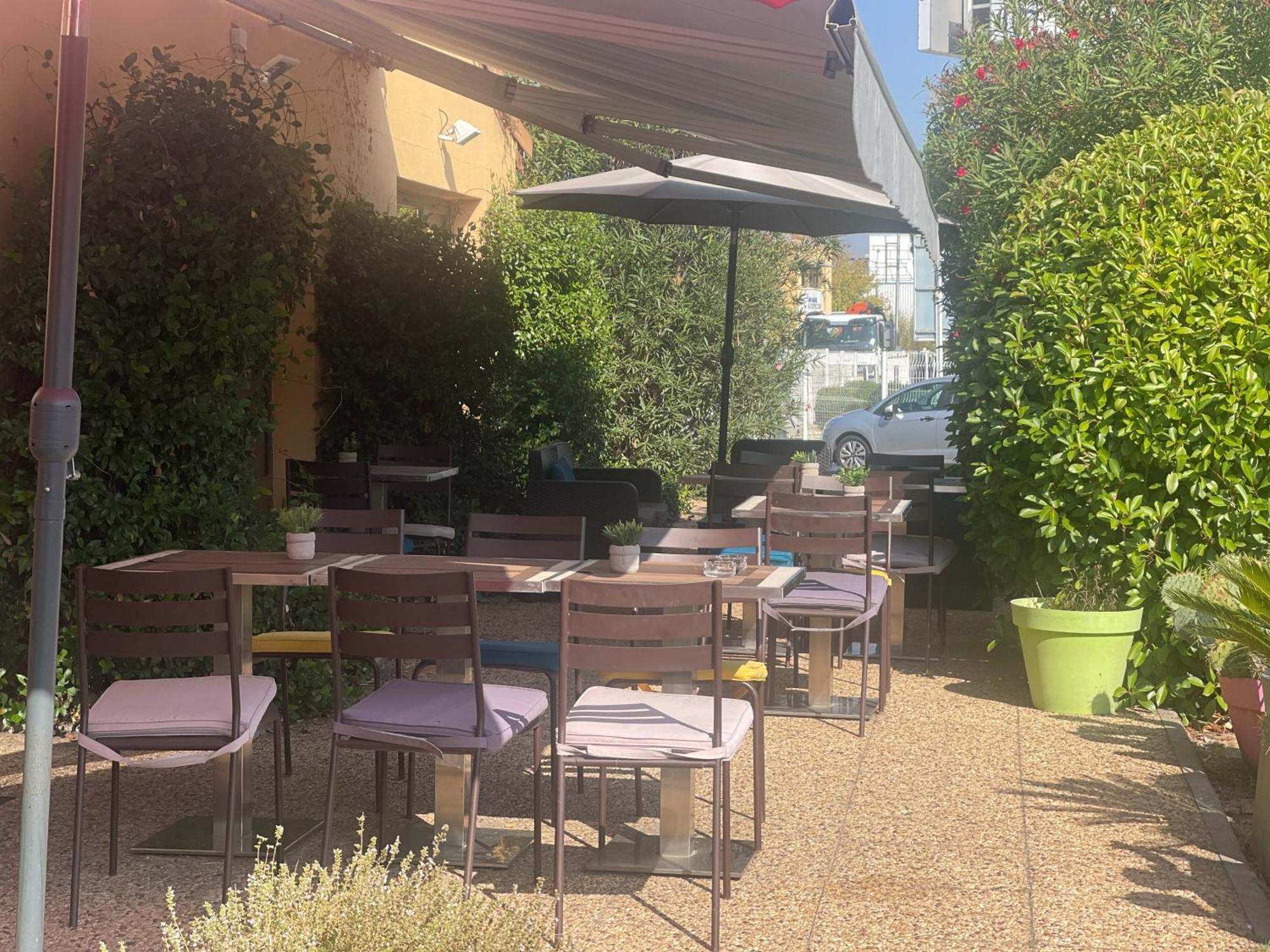 Kyriad Direct Montpellier St Jean De Vedas - La Peyriere Saint-Jean-de-Védas Exteriör bild